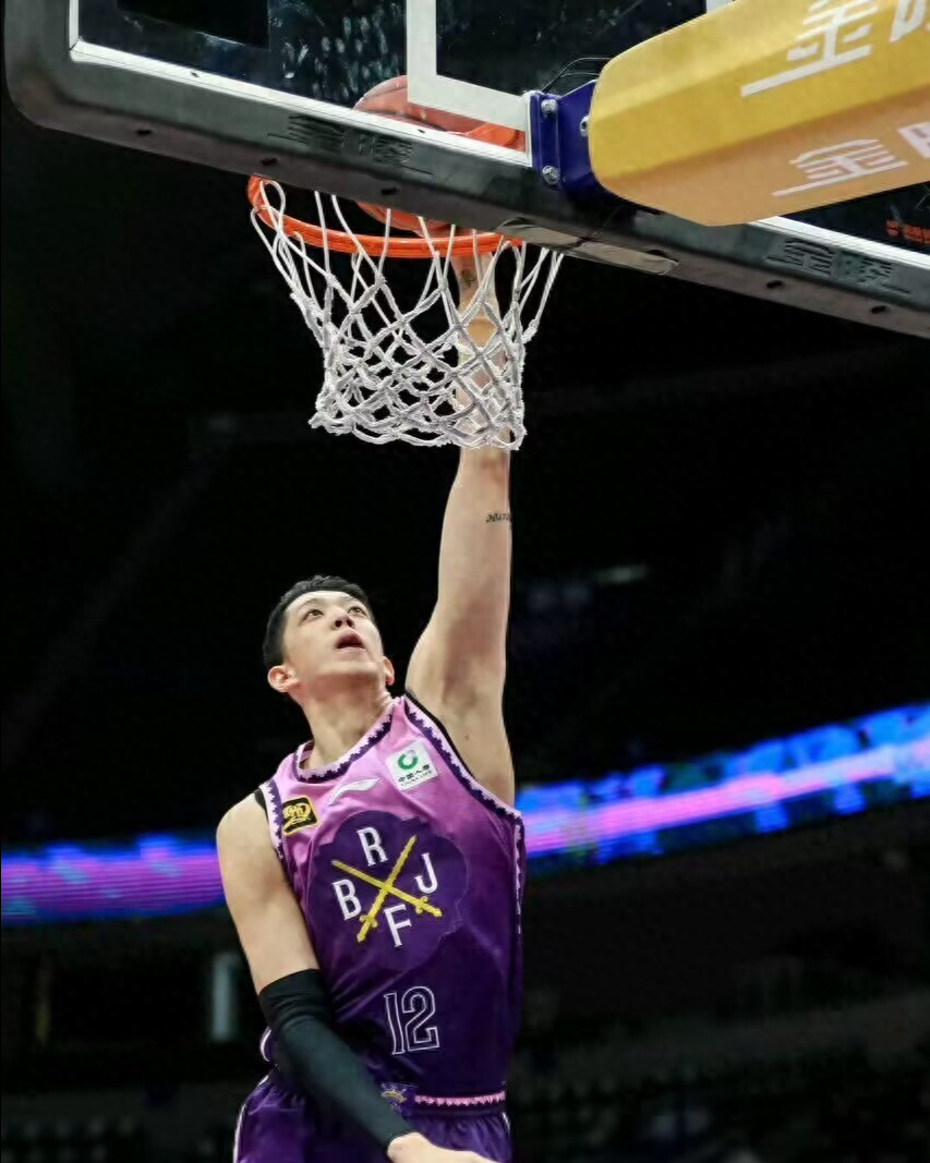 利兹国际场均出色发挥抚索菲亚高能对攻的简单介绍