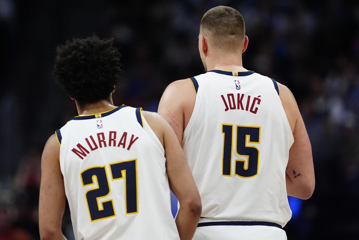 穆雷巅峰对决，东契奇与40激战雄鹿分钟，挺进下一轮胜负难料！